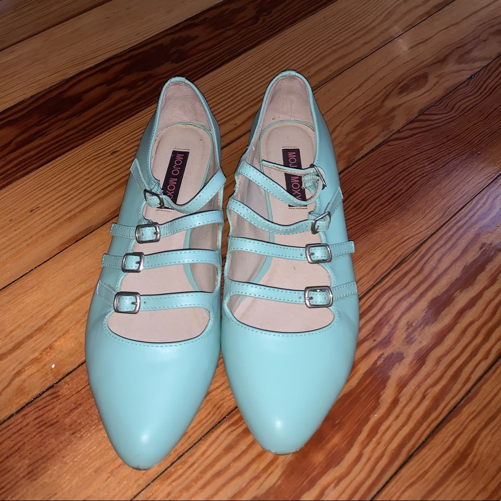 Mojo Moxy Size 8 Retro Flats vintage worn once
